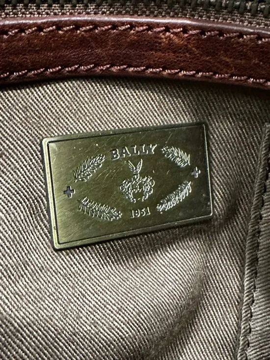 Bally Mopeeh Quilted Leather Shoulder Bag Brown Chain Medallion Y2K Italy - Picture 12 of 14